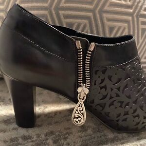 Size 8.5 Brighton black ankle boots